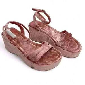 Jeffrey Campbell Activate Pink Velvet Platform Size 5 (runs big could fit a 5.5)